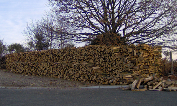 Stock de bois de chauffage - la Caltière